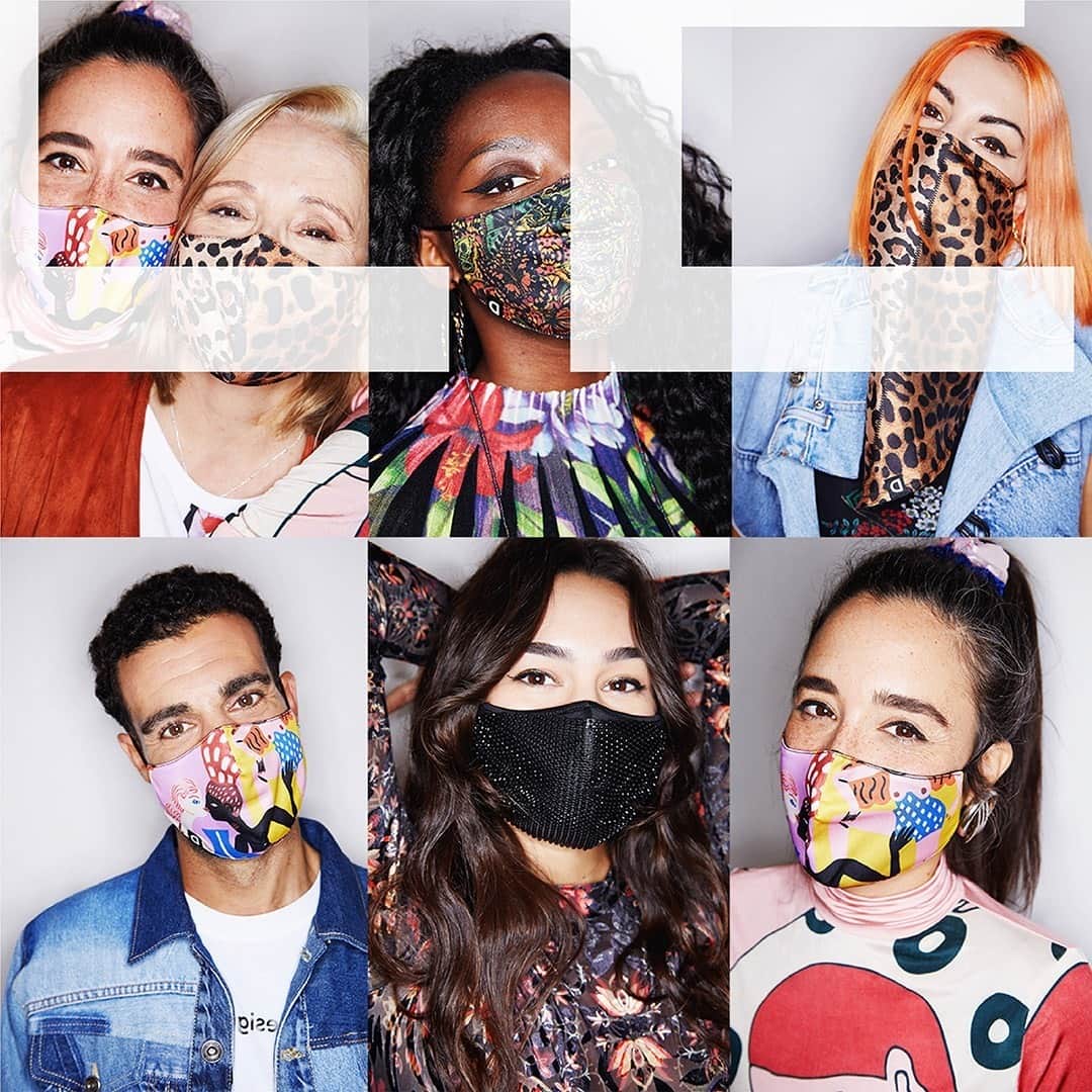 デシグアルのインスタグラム：「We have a message for you. Whatever happens this 2021, #KeepSmiling. Best wishes & #CelebrateDifferent Signed: Desigual Team 😊」