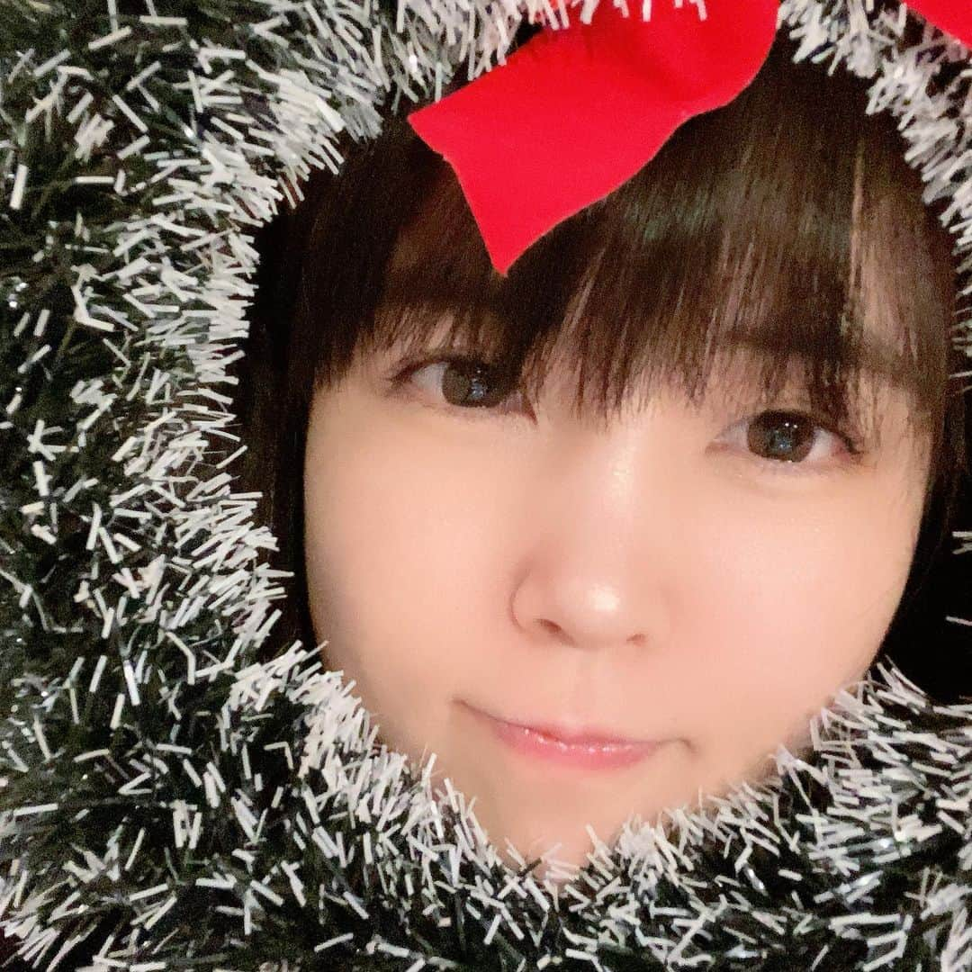 里咲りさのインスタグラム：「#merrychristmas #顔ハメパネル」