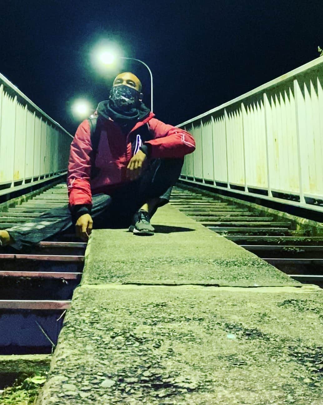 モーゼス夢のインスタグラム：「捨てて捨てて 残ったものをよぉく見てみる その中に全部あるから #尼崎の黒豹 #アマクロ」