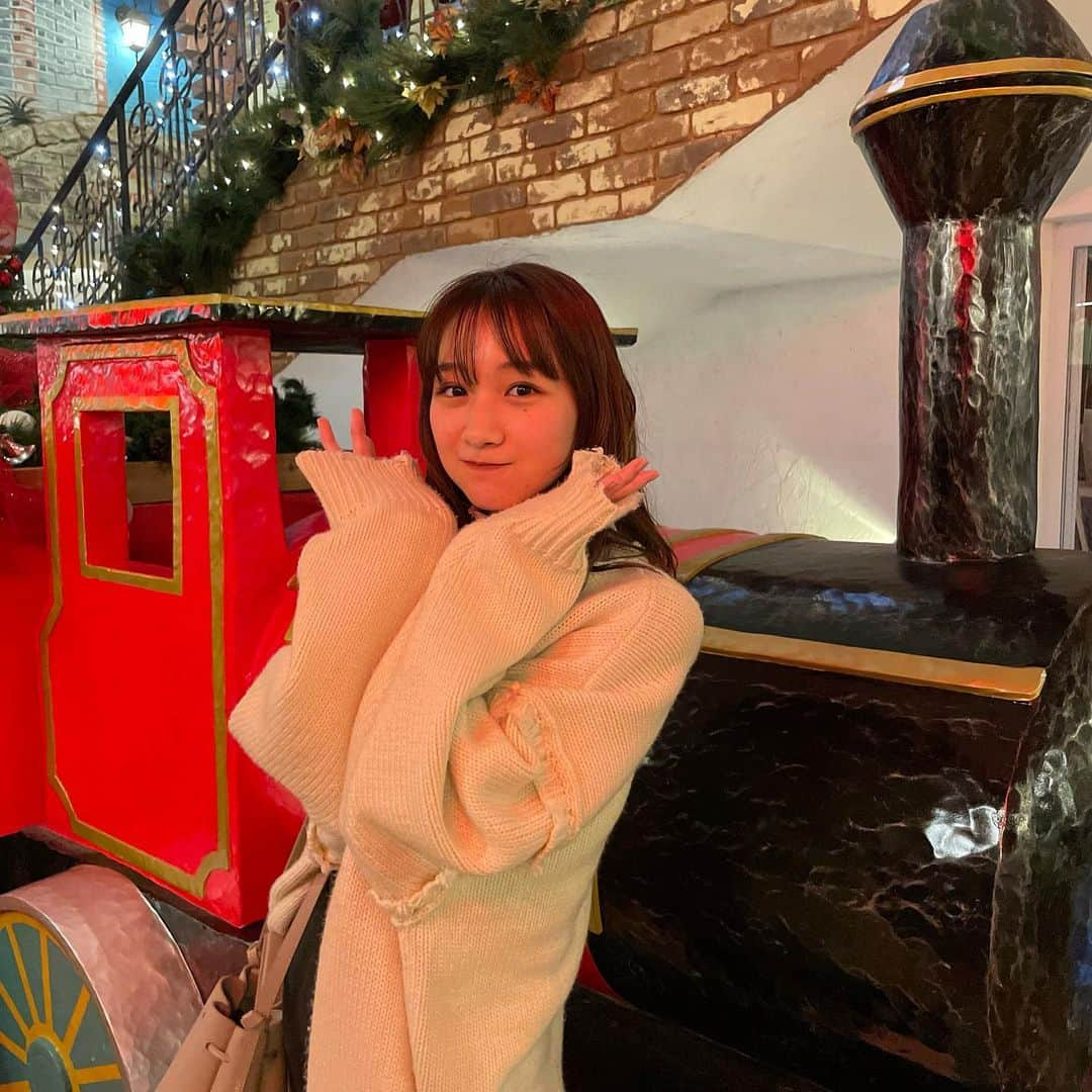 杉本愛里のインスタグラム：「クリスマス楽しんでますか⁈🎄🤍」