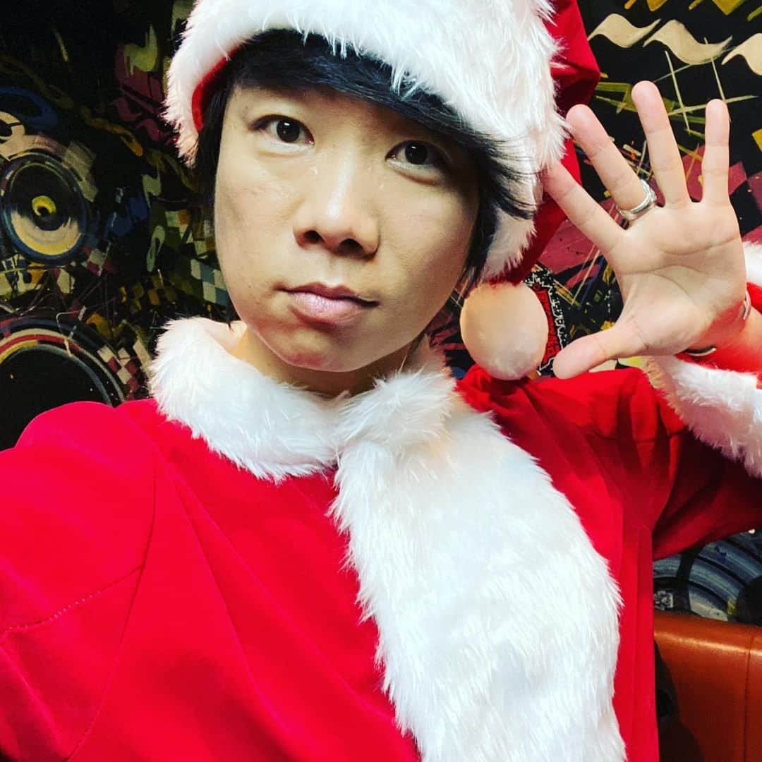 ハジ→さんのインスタグラム写真 - (ハジ→Instagram)「メリクリ2020🎅🎄 #クリスマス #クリスマスプレゼント #ハジ #ハジー #はじ #hazzie #サンタクロース #サンタコス #あわてんぼうのサンタクロース #はじじ」12月25日 20時58分 - hazzie840