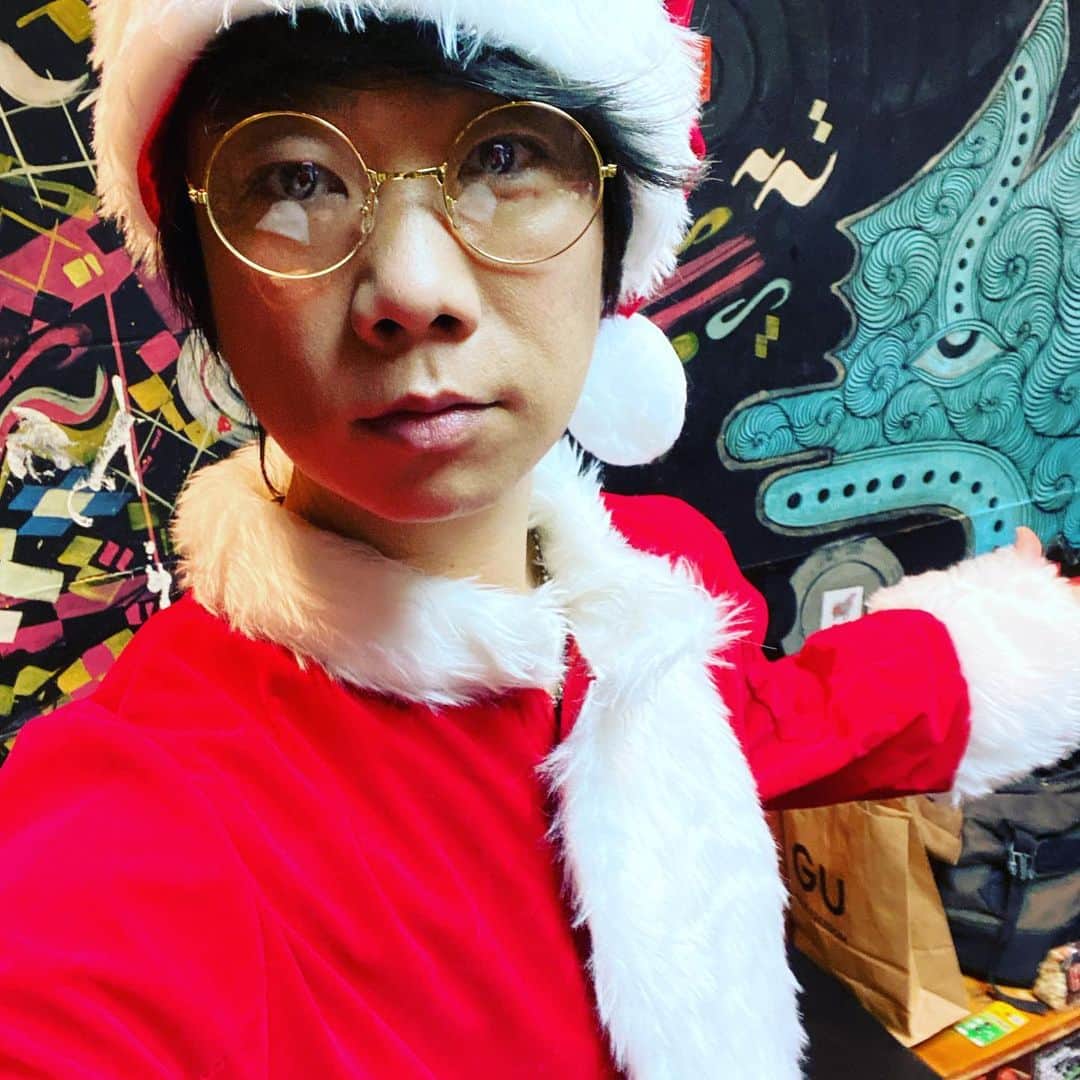 ハジ→さんのインスタグラム写真 - (ハジ→Instagram)「メリクリ2020🎅🎄 #クリスマス #クリスマスプレゼント #ハジ #ハジー #はじ #hazzie #サンタクロース #サンタコス #あわてんぼうのサンタクロース #はじじ」12月25日 20時58分 - hazzie840