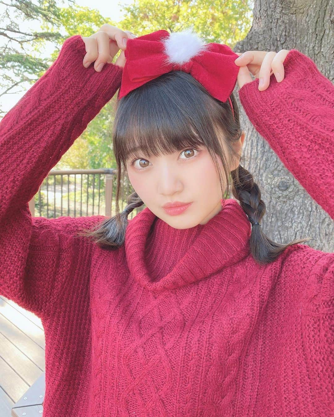 稲垣香織のインスタグラム：「・ ・ ・ ♡Happy Merry Christmas♡  クリスマス生写真の時の写真だよ!! 小道具のカチューシャは百均だよ!!💕😆  #クリスマス」