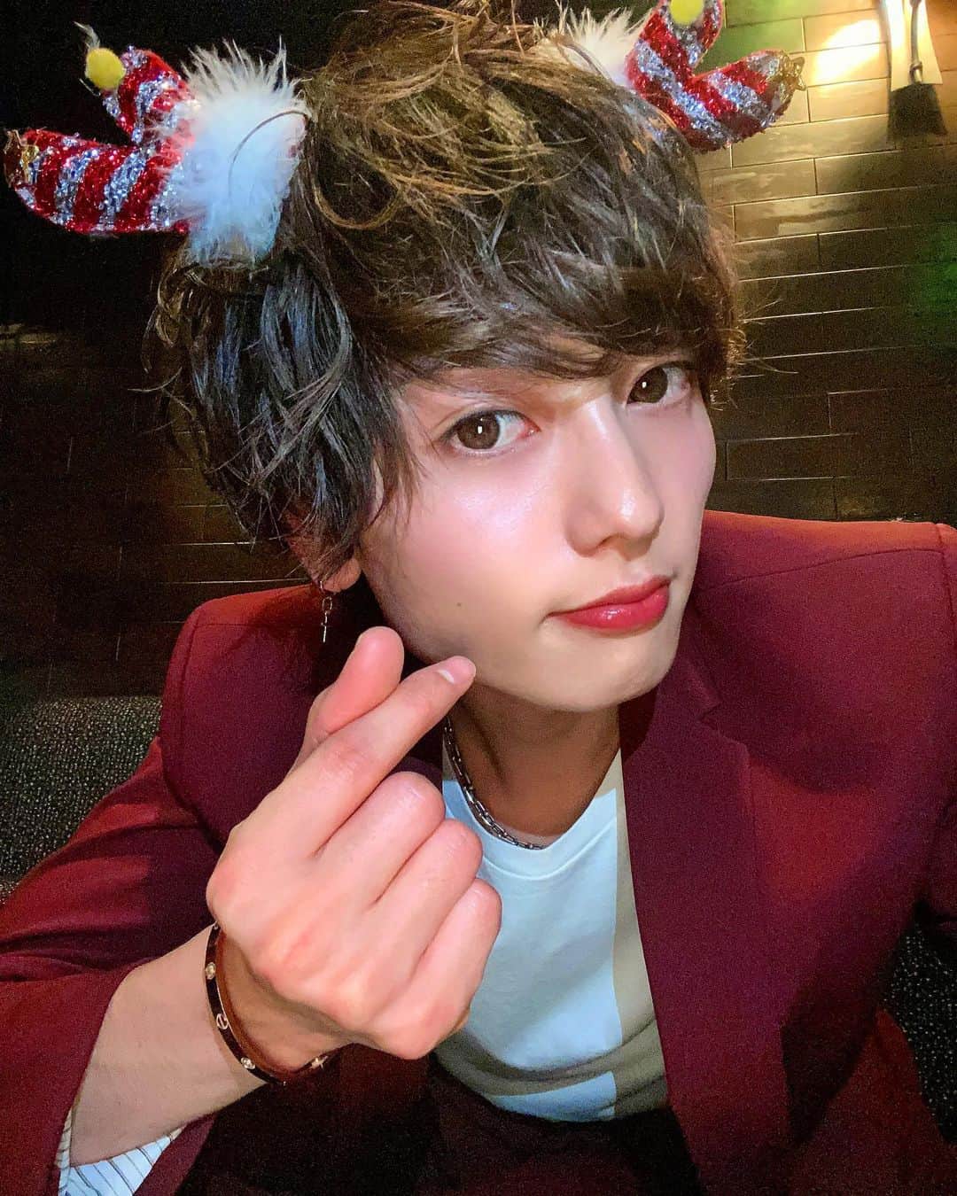 大橋岬のインスタグラム：「#メリークリスマス   2020.12.25  #xmas #メリクリ #ナチュラルメイク #ナチュラルカラコン #黒髪 #マッシュ男子  #メンズヘアスタイル #歌舞伎町 #ホスト #銀座 #六本木 #歌舞伎町ホスト #歌舞伎町キャバ嬢  #すすきの  #中洲 #錦三丁目 #tiktok #北新地 #bts #グク #テテ #韓国コスメ  #ヘアカタ #サロモ #サロンモデル #黒髪マッシュ #マッシュ男子  #韓国コスメ #メンズパーマ #saintlaurent #サンローラン」