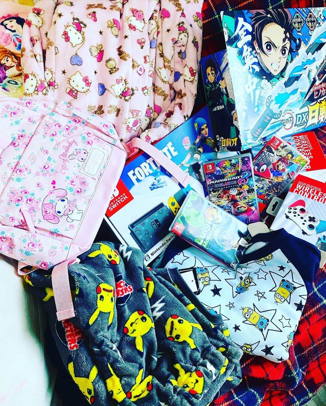 ちゃたさんのインスタグラム写真 - (ちゃたInstagram)「今日は夕方病院予約してたから簡単にポテト🍟サラダ🥗チキン🍗ケーキ🍰  デパ地下のショップのチーズケーキ美味しかった✨💕  #gravidanza #pregnant #pregnancy #christmas #natale #momtobe #family #familygoals #famiglia #merrychristmas # christmas#xmas#christmastree #christmascake #クリスマスケーキ#クリスマスプレゼント #クリスマス#クリスマスパーティー #おうちで過ごそう#チーズケーキ#デパ地下スイーツ #デパ地下グルメ #レアチーズケーキ #ベイクドチーズケーキ #クリスマス料理 #🎁#🎂#🎅#🍗#🎄」12月25日 21時11分 - c.h.a.t.a.13