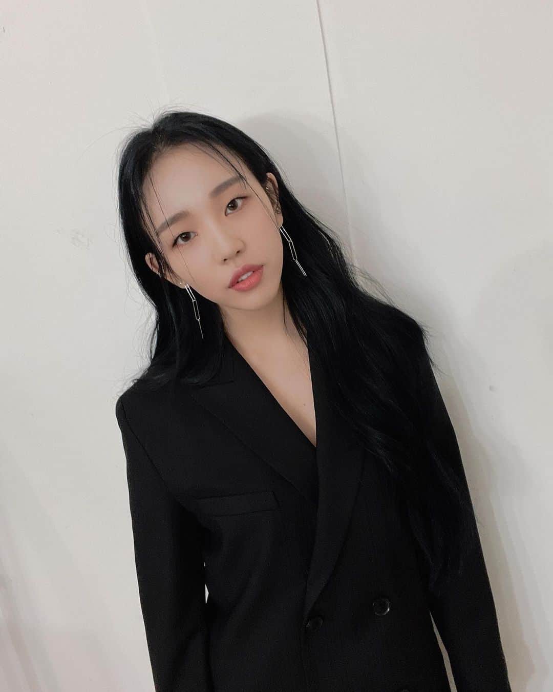 ペク・アヨンのインスタグラム：「여기! 크리스마스 선물!🎄🎁」