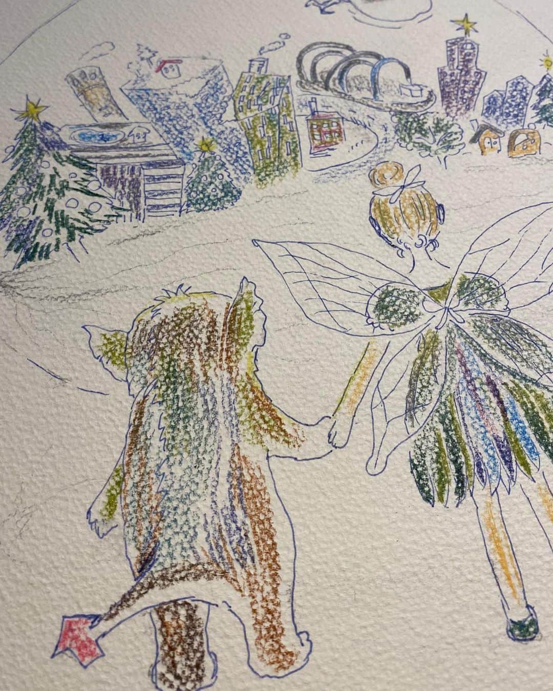横沢ローラさんのインスタグラム写真 - (横沢ローラInstagram)「こんな、クリスマスの絵を描いてた夏。 こんなに詰めこんだのに、来年空っぽで、さてどーしよっかな。  みんな、来年はなにするー？！ #shibuyachristmascarols ＃渋谷のクリスマスソング　#シブヤクリスマスキャロル　#水彩色鉛筆」12月25日 21時15分 - laurayokozawa
