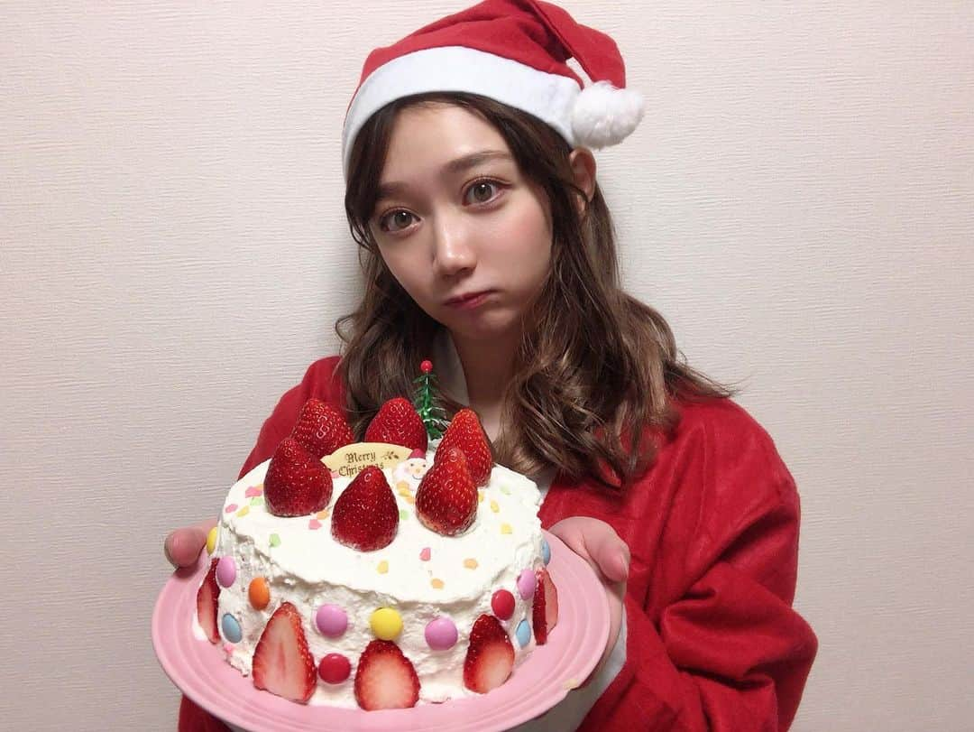 小澤しぇいんさんのインスタグラム写真 - (小澤しぇいんInstagram)「ほっほっほ〜メリークリスマス🎄🎁  ケーキを作ったりおうちでご飯を作ってサンタさんになりました🎅🏻💗  #クリスマス#メリークリスマス#サンタコス#手作りケーキ#手作りクリスマスケーキ」12月25日 21時16分 - 1217_shane