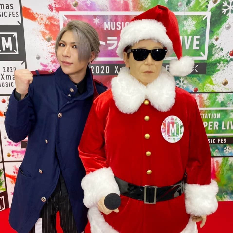 歌広場淳のインスタグラム：「🕶」