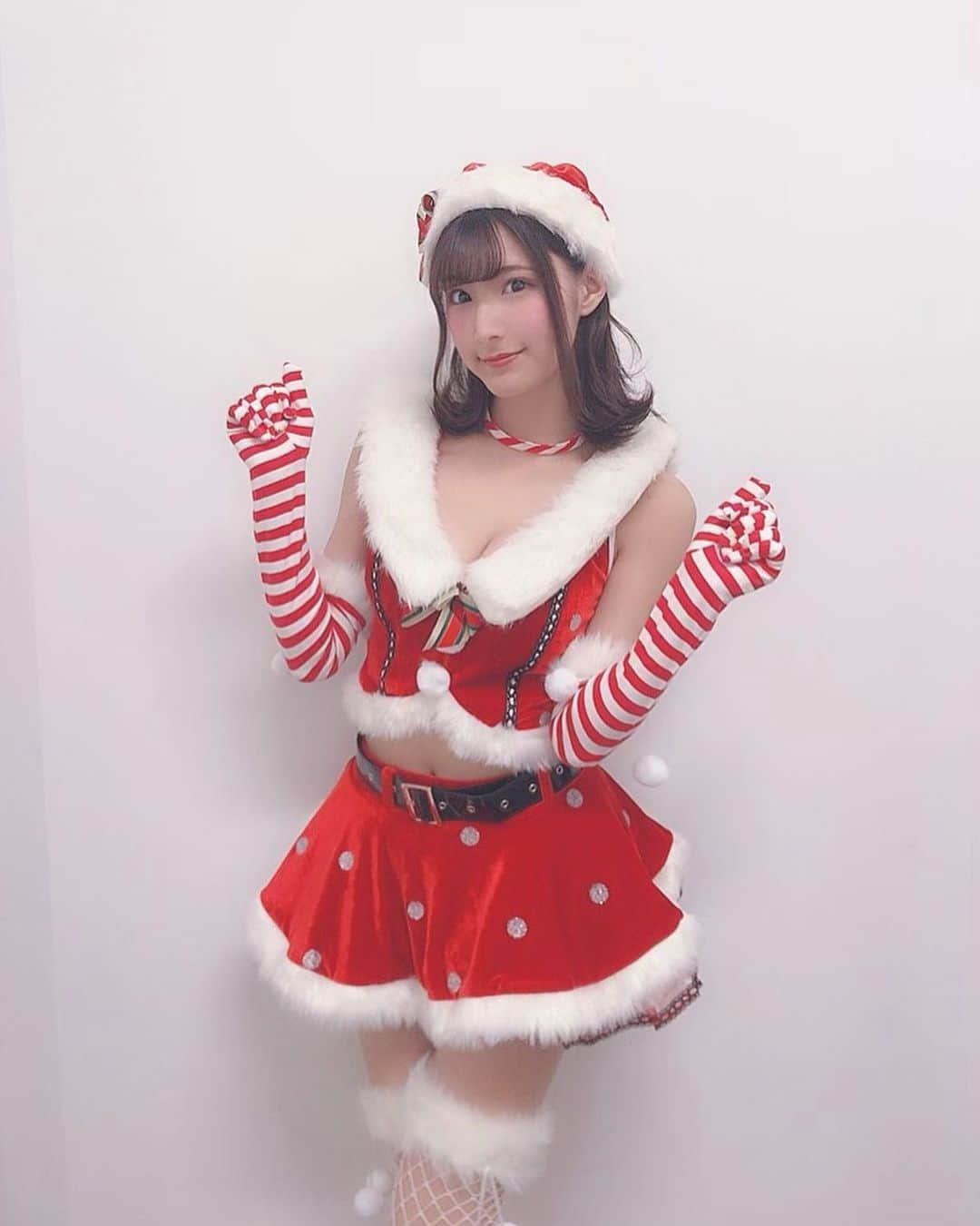 彩川ひなのさんのインスタグラム写真 - (彩川ひなのInstagram)「꒰ 🎅🏻🎄 ˗ˏˋ Merry☆christmas ˊˎ˗ 🎄🦌 ꒱  ひなサンタさんゎ！ キミに❤︎トキメキ❤︎をぷれぜんとしますっ♡*°  🎁💓  1枚めと2枚め、どっちのひなサンタさんが好きーー？*'ω'*♡”  #サンタコス #メリークリスマス #クリスマス #サンタさん #コスプレ #santa #merrychristmas #christmas  #彩川ひなの #japanesegirl #自拍 #模特 #粉我 #swag #动漫 #扎心了#맞팔 #东京 #몸스타그램 #เซ็กซี่ #น่ารัก #น่ารักจัง #ประเทศญี่ปุ่น #คอสเพลย์ #Comel #Awekcun #cosplay#pinupGirl #bajutidurseksi #followme」12月25日 21時26分 - hinano_ayakawa