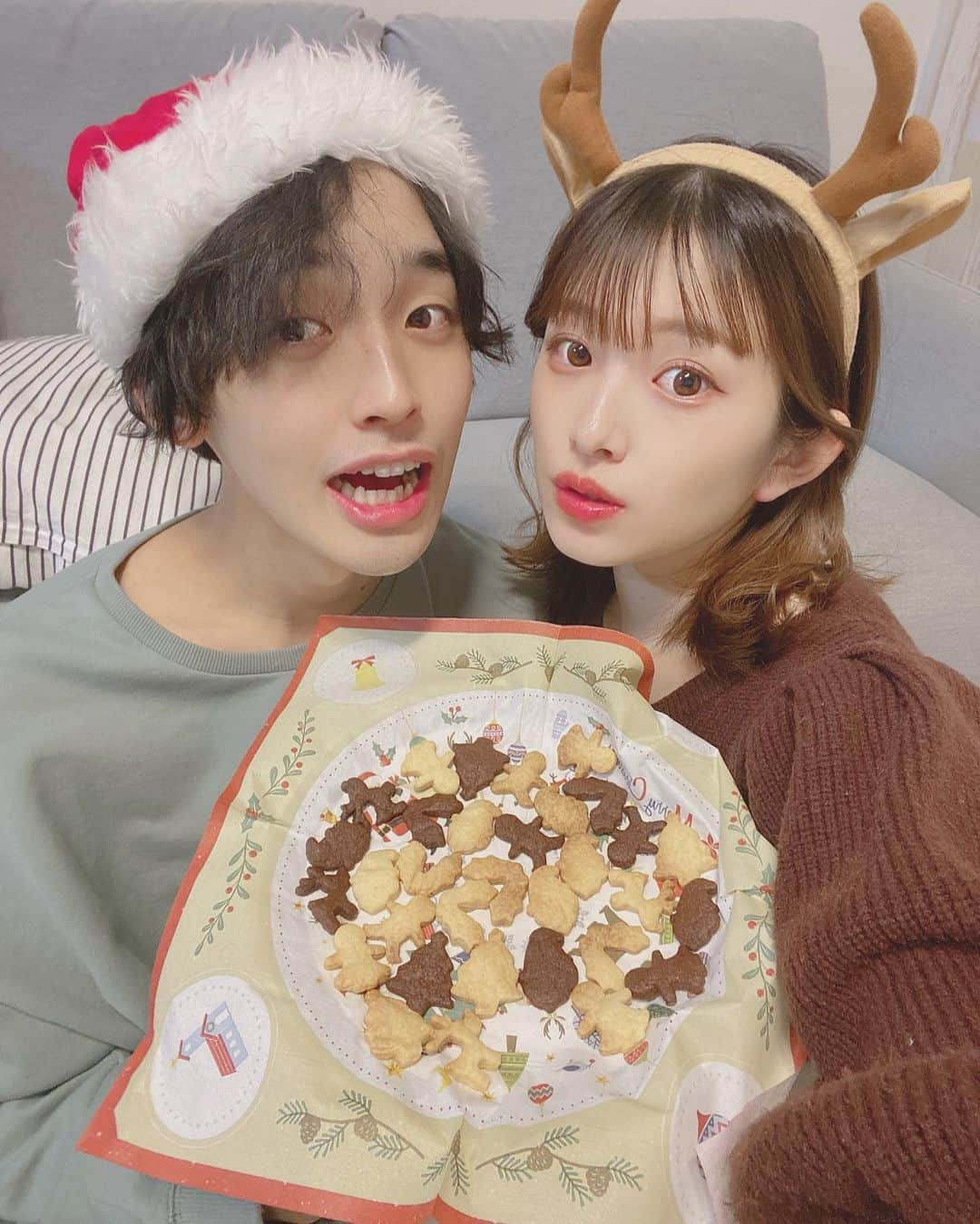 青木菜花さんのインスタグラム写真 - (青木菜花Instagram)「.﻿ .﻿ Merry Christmas🎄❤️﻿ ﻿ 今年のクリスマスはおうちでのんびりパーティーした🥰﻿ クッキーも一緒に作ったんだー！🍪﻿ 少し焦げちゃってるけど美味しく焼けました🤤﻿ ﻿ ホームアローンみてから今日は寝ます🌙🌙﻿ .﻿ . #なのかじ #クリスマス #クリスマスクッキー #手作りクッキー」12月25日 21時27分 - nanoka_0711