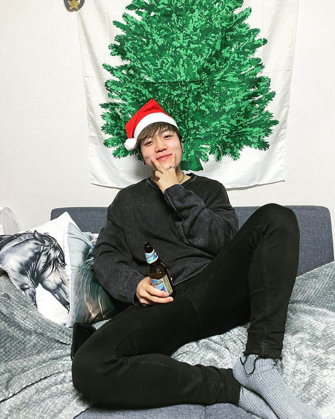 EINSHTEINのインスタグラム：「Happy Merry Christmas 🎅🎁🍗」