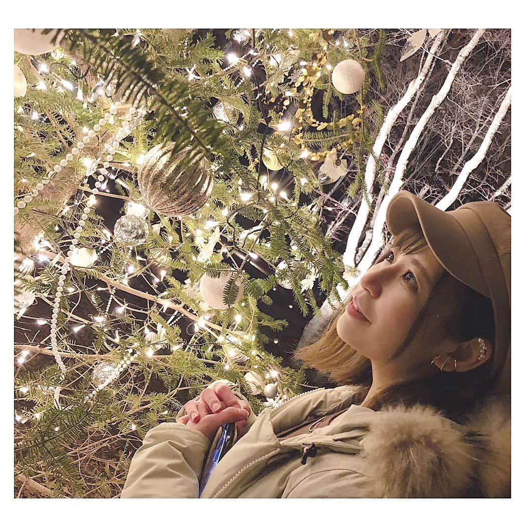 上村彩子さんのインスタグラム写真 - (上村彩子Instagram)「Happy Merry Christmas💫 . 幻想的で素敵な空間のイルミネーションが見られました！」12月25日 21時28分 - ayako_uem