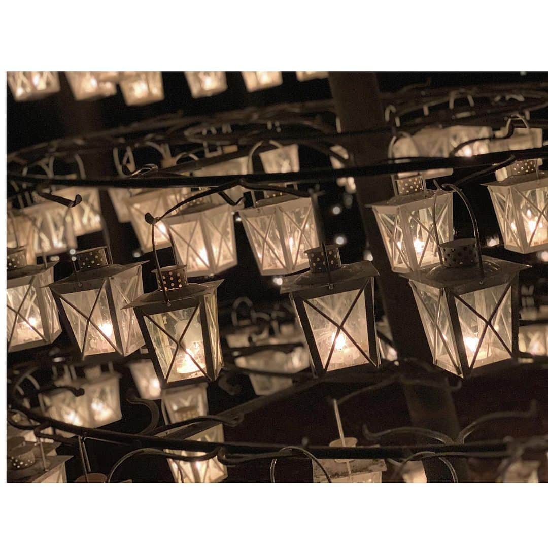 上村彩子さんのインスタグラム写真 - (上村彩子Instagram)「Happy Merry Christmas💫 . 幻想的で素敵な空間のイルミネーションが見られました！」12月25日 21時28分 - ayako_uem