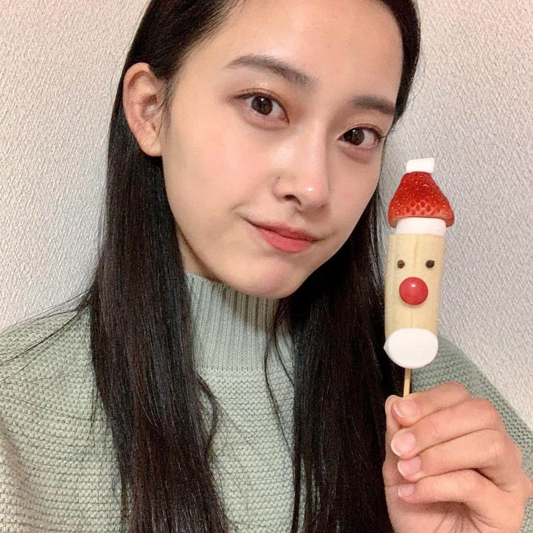 早坂風海さんのインスタグラム写真 - (早坂風海Instagram)「こんな事してました😗今年のクリスマス🎄﻿ ﻿ いちごサンタに、ばななサンタに、マシュマロ雪だるま⛄️﻿ ﻿ ばななサンタとか全然上手く出来てないけど、愛着湧く😂﻿ 可愛いくない？笑 . . . #早坂風海 #カザスタグラム #クリスマスお菓子」12月25日 21時33分 - kazami42_official