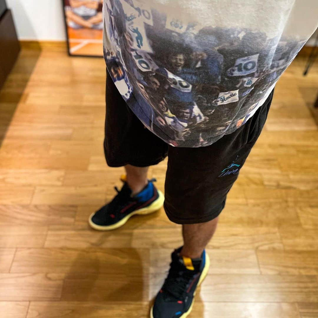 SneakerBox.jpのインスタグラム：「懐かしのTeeと共に🤩👌 分かる人いたらそれなりのおじさん🙆‍♂️ #unionoriginal  #uniontokyo  #unionjordan4_285 #undefeated  #undftd  #hectic #realmadhectic」