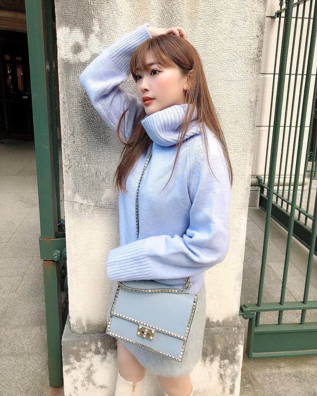 藤川沙弥のインスタグラム：「先日のcode☃️❄️ このニット暖かくて色味も可愛い🥺💙 tops @fifth_store  60%offクーポン出てたよ❣️  #fifth #fifthtl #オフタートルソフトタッチニット#フィフス  #ニット#平均身長コーデ  #冬コーデ#ニットコーデ」