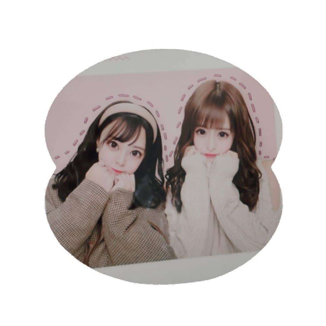 山田寿々のインスタグラム：「﻿ ﻿ めりくりかてぃー🎄🎁❤️﻿ 大好きな人に会えたので幸せです❤︎﻿ ﻿ ﻿ #クリスマス #メリークリスマス #ootd #ケープコート #heather #クリスマスコーデ #クリスマスデート ❤️❤️」