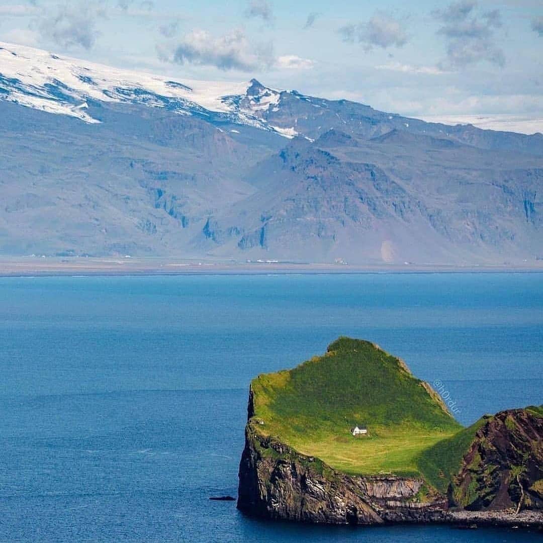Padgramさんのインスタグラム写真 - (PadgramInstagram)「Private island in @Iceland 🇮🇸 Who would you live with here? Photos by @h0rdur #pgdaily #pgstar #pgcounty #iceland #planetgo #planet #planetearth #amazing #awesome #island #islandlife #icelandtravel」12月25日 21時52分 - planet.go
