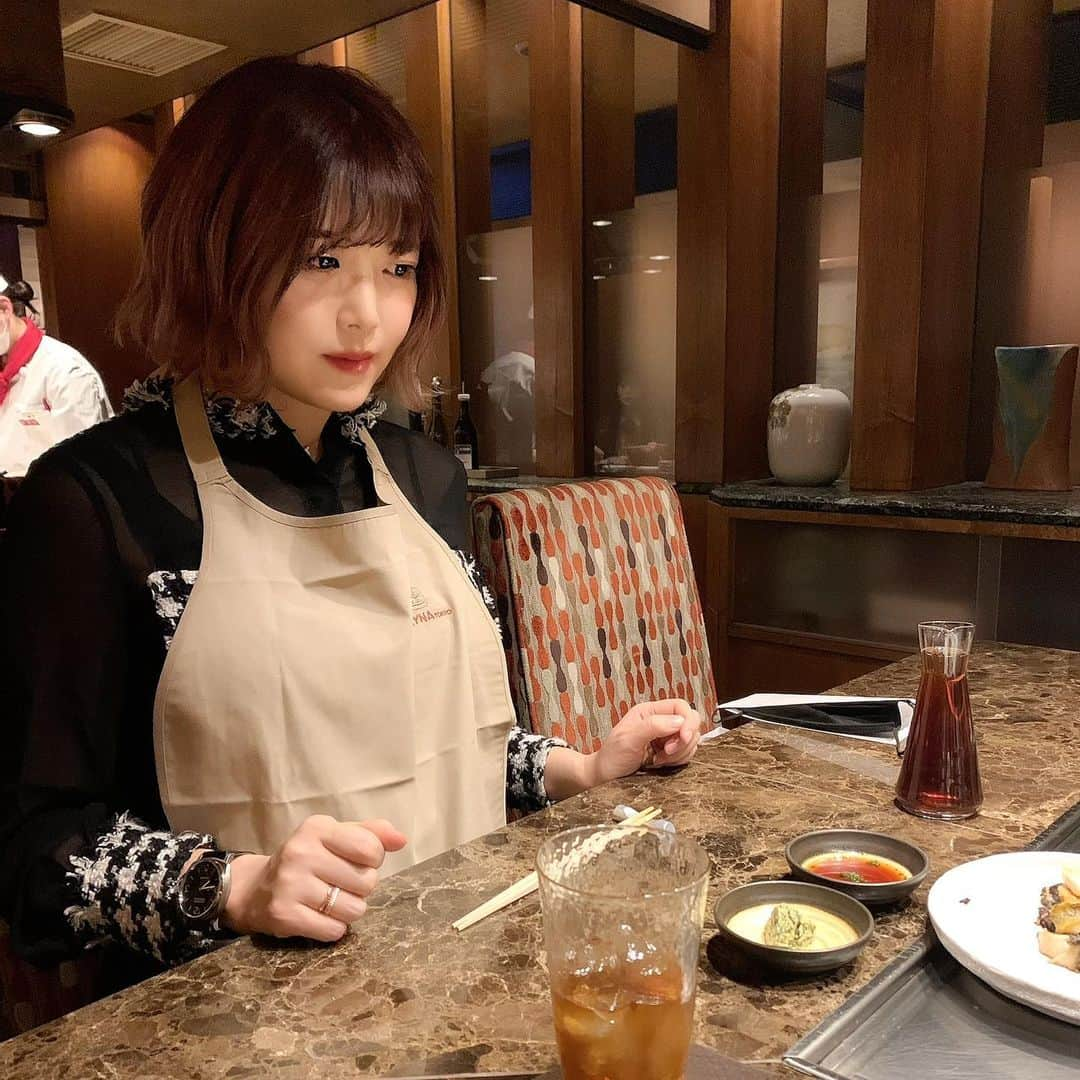 原田まりるのインスタグラム：「クリスマスなのでモンシェルトントンに鉄板焼きを食べに行きました🤶 オーソドックスな鉄板焼きが食べたかったので、満足！  #xmasdinner」