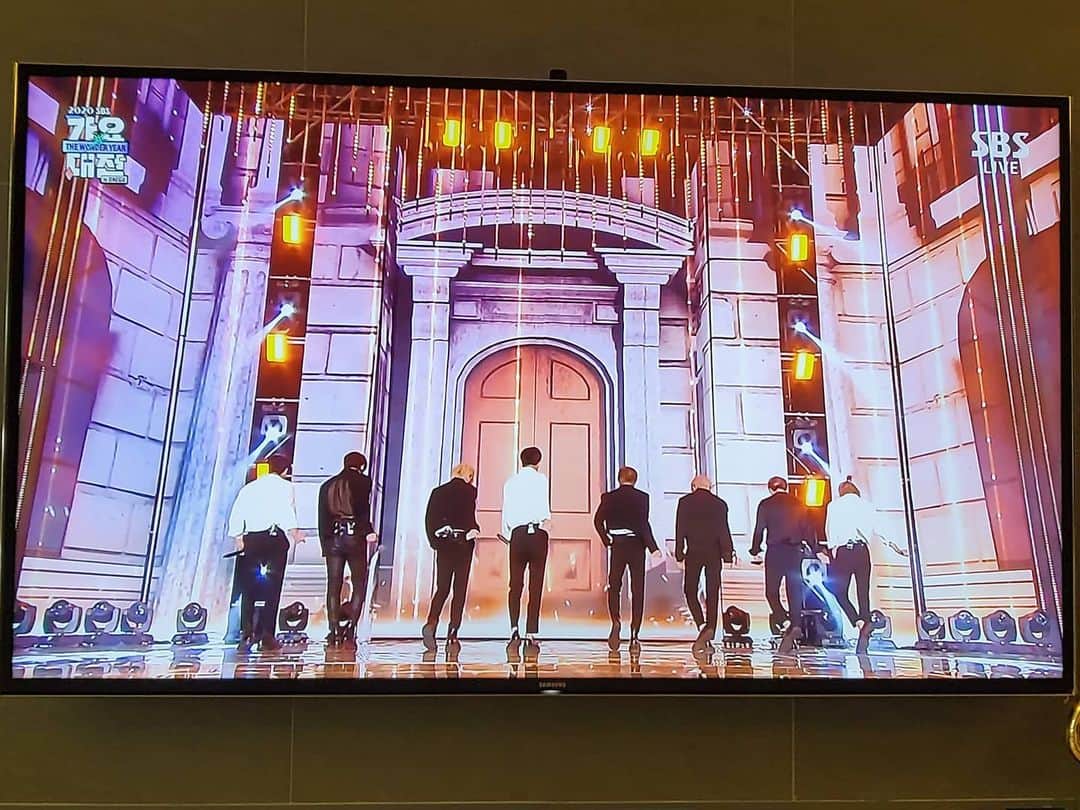 ジュノ のインスタグラム：「스트레이키즈  고생했어😆 #straykids #우리집」