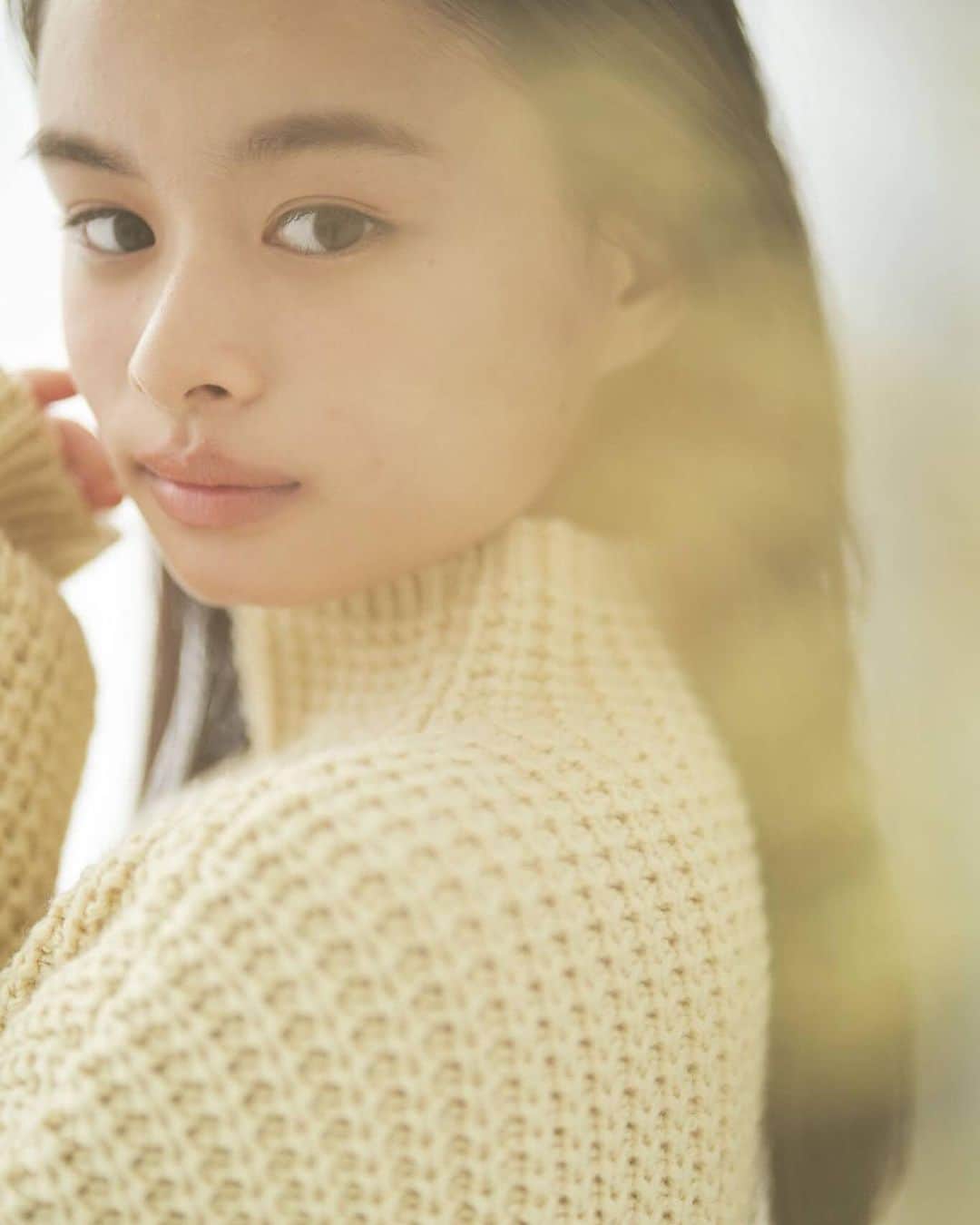のインスタグラム：「お気に入りのやつ‼︎﻿ ずっとのせたかった写真クリスマスだし﻿ のせちゃいます〜🥰﻿ ﻿ #shooting﻿ #model﻿ #04」