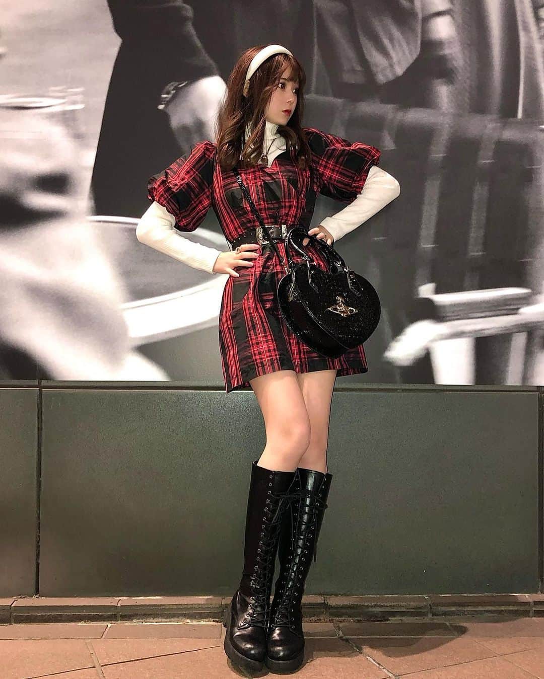 夢乃まゆこさんのインスタグラム写真 - (夢乃まゆこInstagram)「いや、サンタさんがぱぱとかまだ信じてないからな。？﻿ ﻿ ﻿ ﻿ ﻿ サンタコス買ったのに着なかった〜〜あれれ﻿ ﻿ カチューシャがいい感じにサンタみたいだからこれで許して🎅🏻﻿ ﻿ ﻿ *⑅︎୨୧┈︎┈︎┈︎┈︎┈︎┈︎┈┈︎┈︎┈︎┈︎┈︎୨୧⑅︎*﻿ ﻿ #xmas #christmas #クリスマスイブ #クリスマス #韓国 #韓国通販 #韓国ファッション #ファッション #コーディネート #冬服コーデ #ootd #fashon #coordinate #カチューシャアレンジ #カチューシャ #ヘアアレンジ #ヘアスタイル #lv #louisvuitton #dior #マルジェラ #maisonmargiela #margiela #viviennewestwood #zara #uniqlo #ユニクロ #タートルネック #chuu #hm」12月25日 21時46分 - mayu_makemie