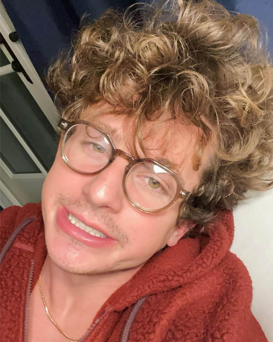 チャーリー・プースさんのインスタグラム写真 - (チャーリー・プースInstagram)「Happy Cribmas!! xx 🎄」12月25日 21時46分 - charlieputh