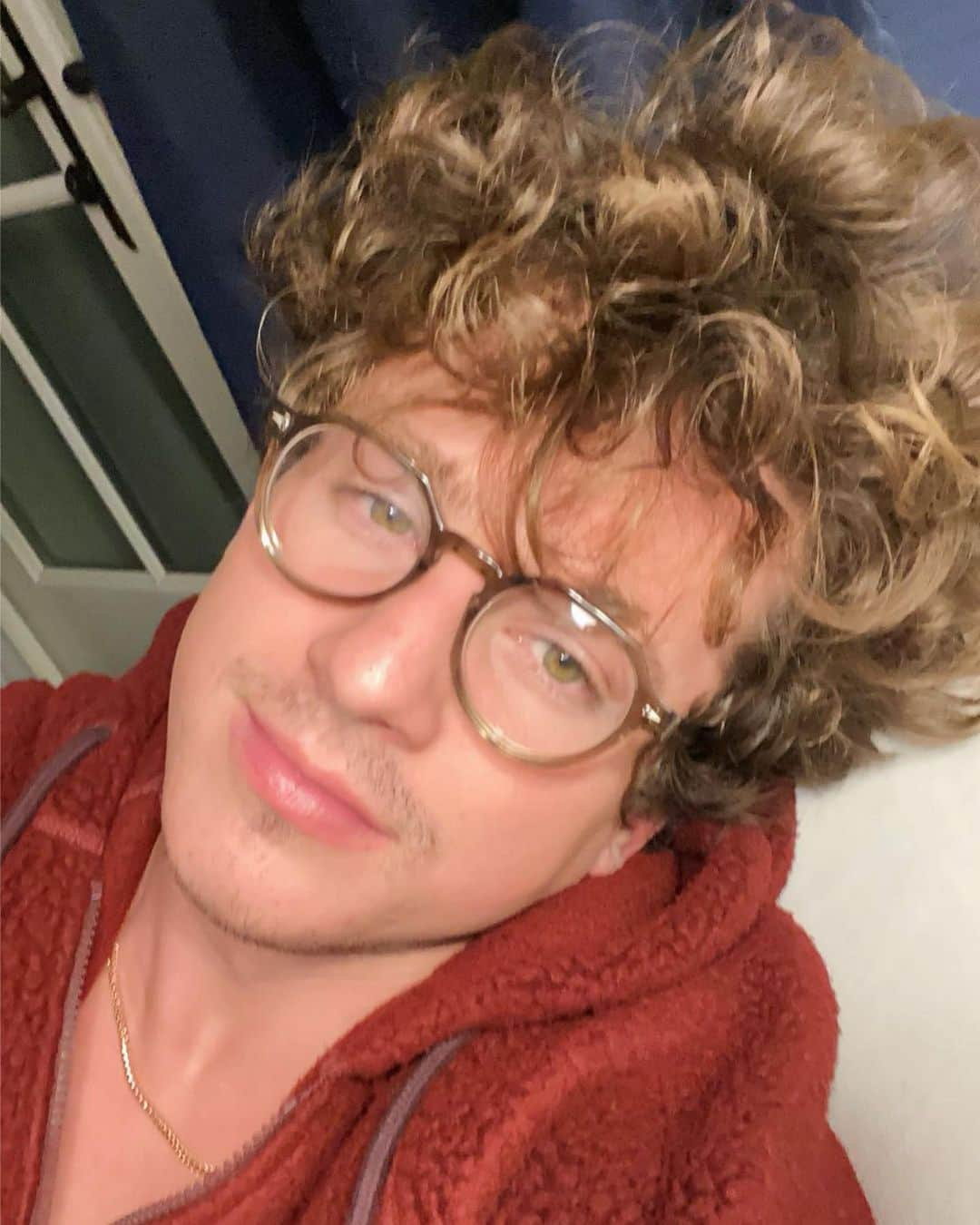 チャーリー・プースさんのインスタグラム写真 - (チャーリー・プースInstagram)「Happy Cribmas!! xx 🎄」12月25日 21時46分 - charlieputh