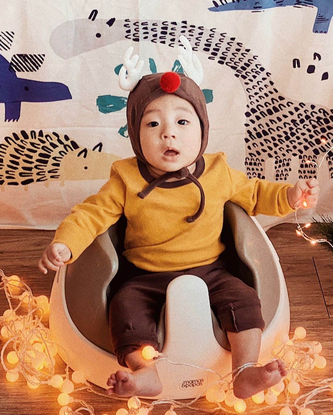 ヒョンア さんのインスタグラム写真 - (ヒョンア Instagram)「모두 행복한 크리스마스였길,🙏🏻✨ . . Happy Christmas🎁✨🙏🏻♥️ 엄마 아빠로서의 첫 크리스마스🥲 앞으로 잘해봐요 육아동지, . #merrychristmas」12月25日 21時46分 - moongom119