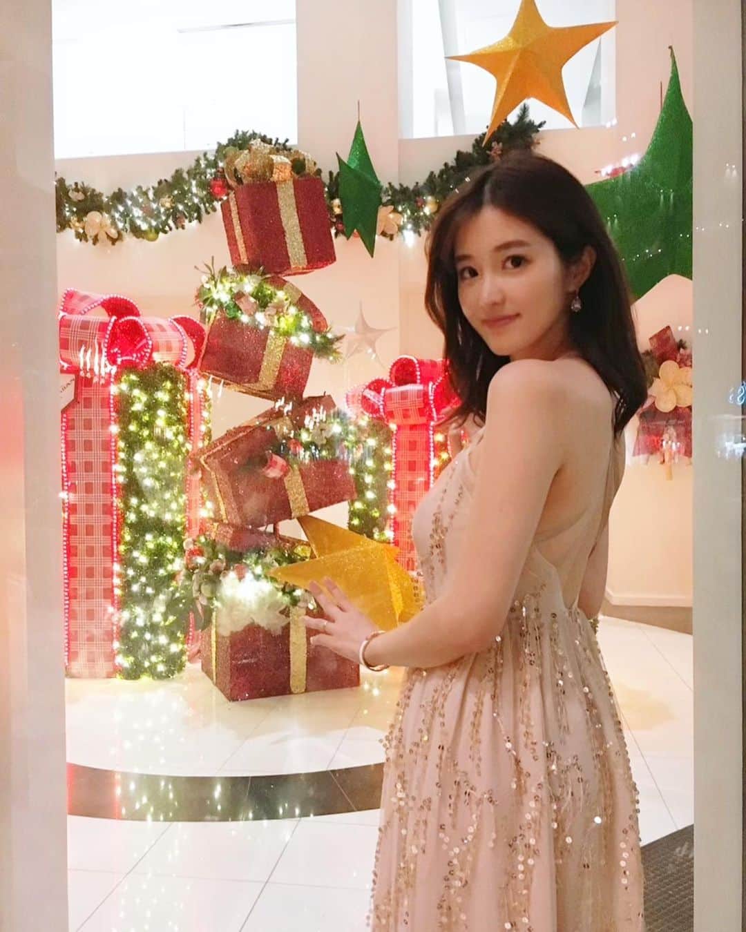 のインスタグラム：「Merry christmas 🎄🎁❤️  메리크리스마스💓 작년 간 하와이의 크리스마스를 생각이 나  #メリークリスマス  #메리크리스마스 #merrychristmas」