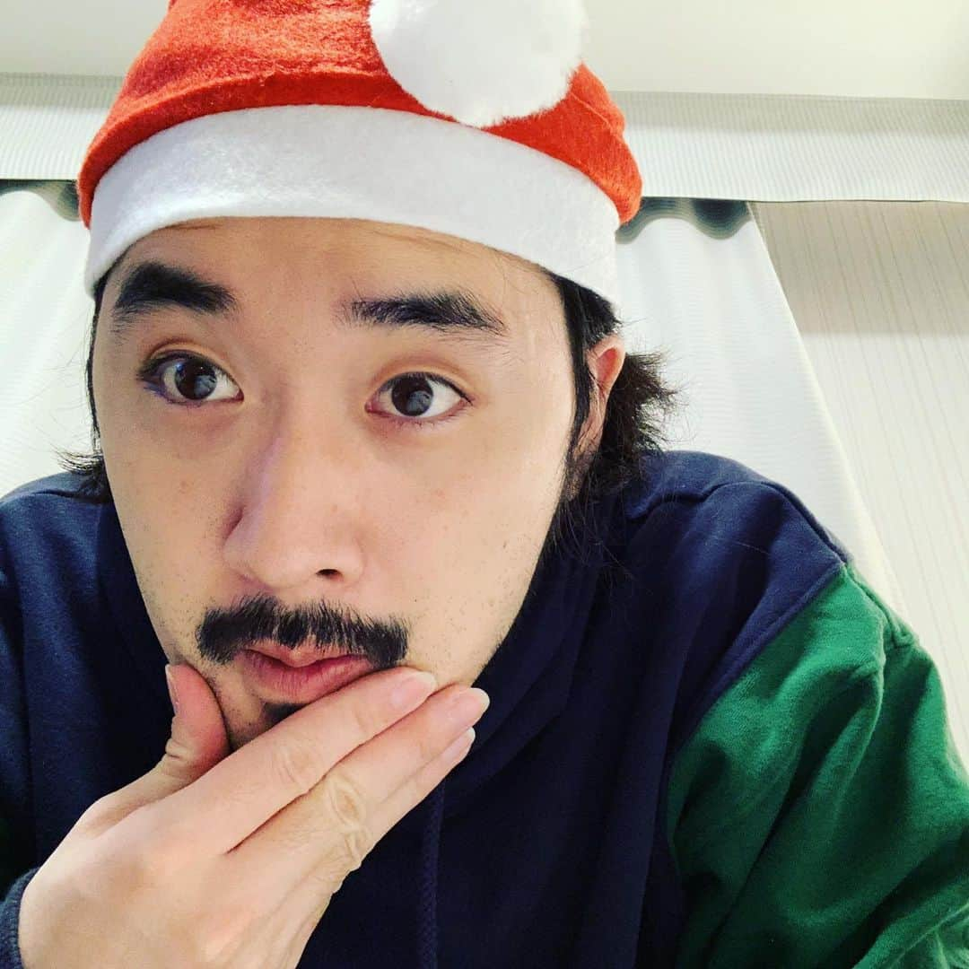 鈴鹿秋斗のインスタグラム：「メリークリスマス⭐︎🎄🎅🏼🎄⭐︎  #Xmas #メリークリスマス  #メリースズカデス」