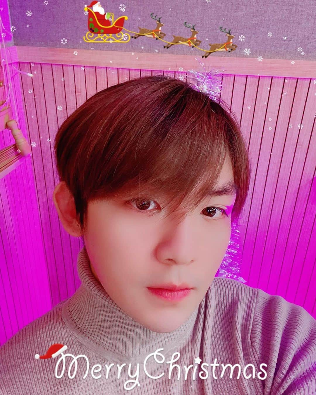 【公式】TEEN TOPさんのインスタグラム写真 - (【公式】TEEN TOPInstagram)「🎄Happy Christmas 🎄  💜For. ANGEL🎁  #틴탑 #TEENTOP #크리스마스 #Christmas #MerryChristmas」12月25日 22時00分 - official_teentop