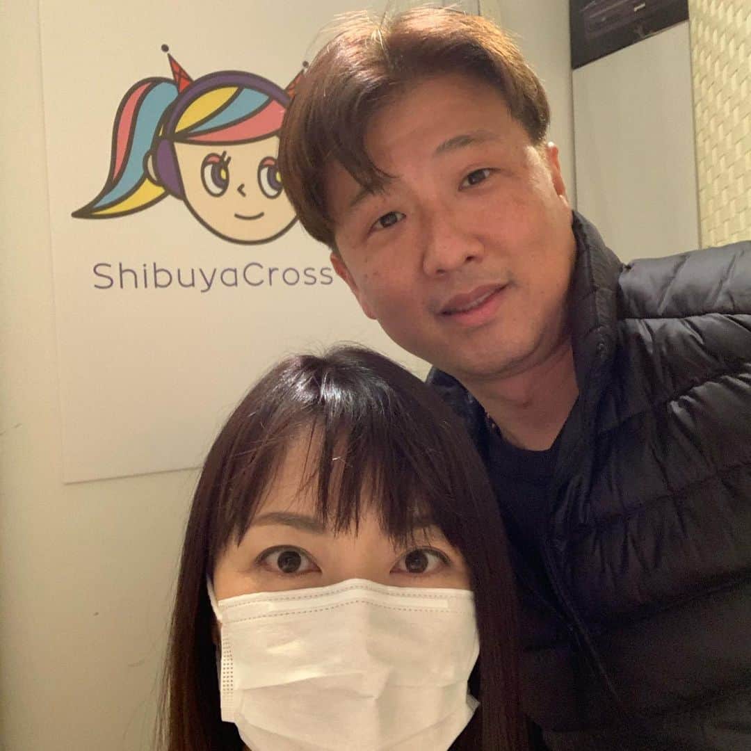 栗原由佳のインスタグラム：「#渋谷クロスfm に来てます #nolookislife」