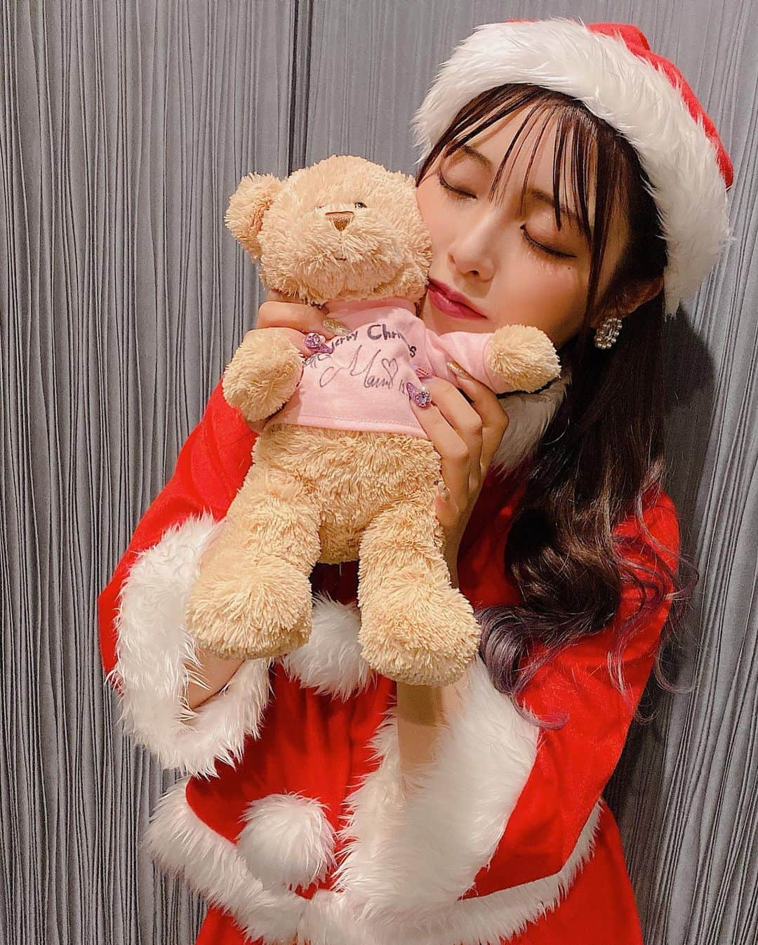 MaRuRi（まるりとりゅうが）さんのインスタグラム写真 - (MaRuRi（まるりとりゅうが）Instagram)「Merry Xmas 🎅🏻🧸 まるりとりゅうがからの クリスマスプレゼントは 新曲『甜言密語』でした🎁🤍 この曲は2021年1月1日からスタートする PopteenとコラボレーションしたSNSドラマ 「恋は青春より青し。」(koiao) の 主題歌として書き下ろした曲です！ 読み方は、てんげんみつご。 みんな読めたかな？😎❤️ 久しぶりの男女ユニットらしい まるりとりゅうがの曲になったなと😊 お気に入りの曲になりました！！！ たくさん聞いてね💜」12月25日 21時58分 - maruridayo