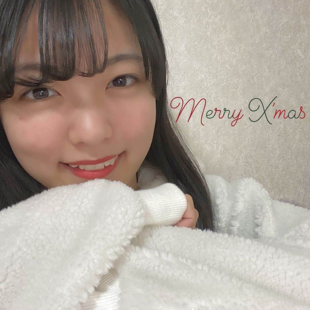 上田理子さんのインスタグラム写真 - (上田理子Instagram)「Merry X'mas🎄♡  今年も上田家にはサンタさんが 来てくれました🎅 いい子にしてたからな〜😷  皆さんはどんなクリスマスを 過ごしましたか〜？？  ちなみに私は 録画してたTHE MANZAIを観て 焼肉を食べました🍗」12月25日 22時10分 - ueda_riko_official