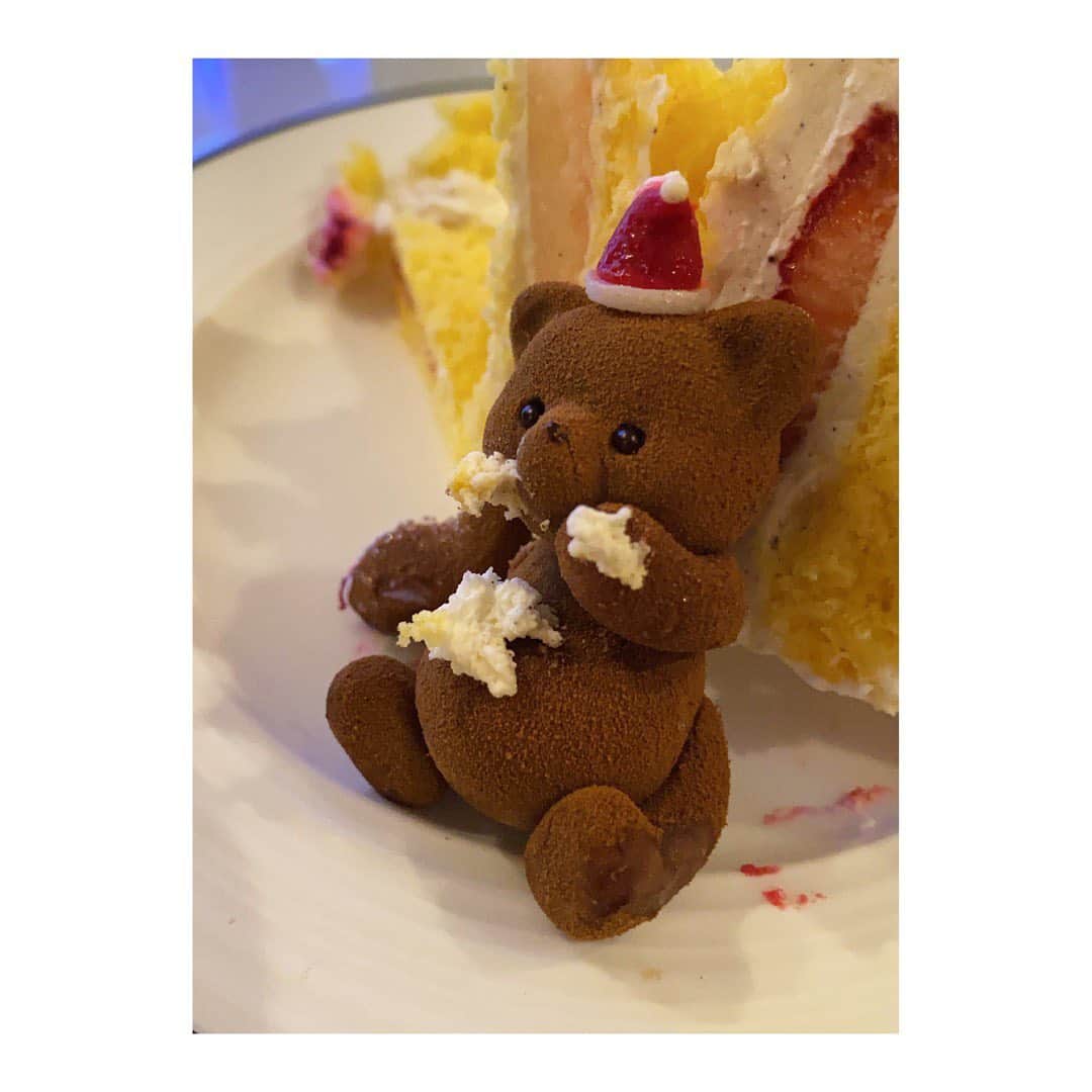 藤田ニコル（にこるん）さんのインスタグラム写真 - (藤田ニコル（にこるん）Instagram)「メリークリスマス🎄🎁♡  チキン食べてケーキ食べたり🎅🏻 あ、チキン売り物じゃないんだよ🍗」12月25日 22時06分 - 2525nicole2
