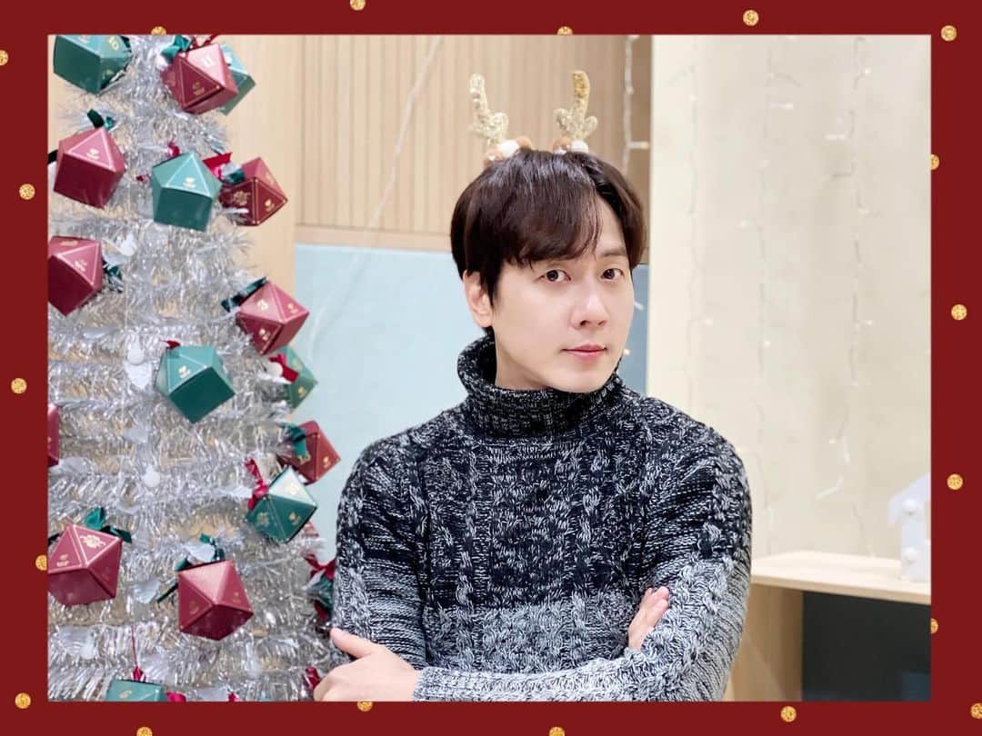 のインスタグラム：「#앤디🎁  🧡행복한 크리스마스의 밤🎄✨ 𝕄𝕖𝕣𝕣𝕪 𝕔𝕙𝕣𝕚𝕤𝕥𝕞𝕒𝕤🍊  #앤디 #ANDY #신화 #SHINHWA #크리스마스 #Christmas #MerryChristmas」