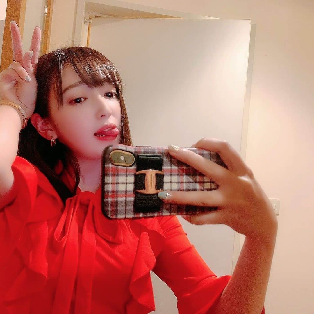 のインスタグラム：「𓊆クリスマス𓊇  サンタの格好したトナカイ🎅🏻」