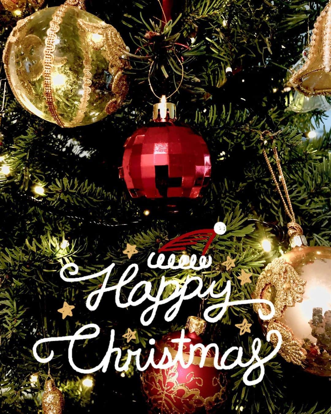 内田恭子さんのインスタグラム写真 - (内田恭子Instagram)「Merry Christmas!!  こんな時だからこそ、家族でクリスマスを過ごせることに感謝をします。今、大変な時間を過ごしている方々も、どうぞ少しでも穏やかな夜が過ごせますように。  #merrychristmas #メリークリスマス #内田恭子 #kyokouchida #写真のどこかに私が映ってます」12月25日 22時16分 - kyoko.uchida.official