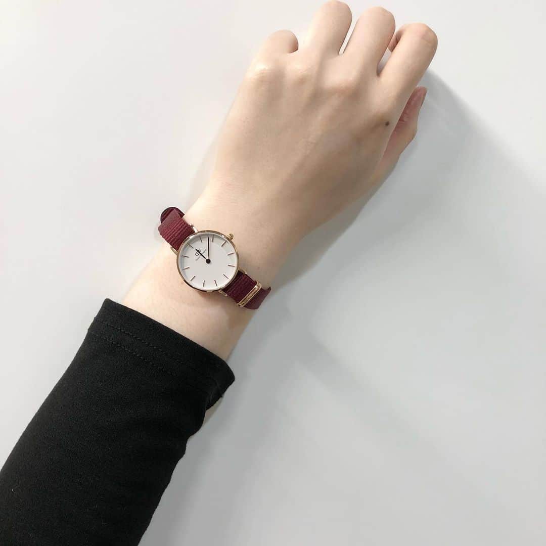 野澤 琢眞（Takuma Nozawa）のインスタグラム：「@danielwellington  simple is best ・ Daniel Wellingtonクリスマスキャンペーン実施中！ 公式サイト https://www.danielwellington.com/jp/やDW直営店舗にて二点以上お買い上げで25％OFFになります！全品対象！ 特別ギフトラッピングも無料提供！ 15％OFFクーポンコード【takuchan】の併用でさらにお得！   #DWクリスマス」
