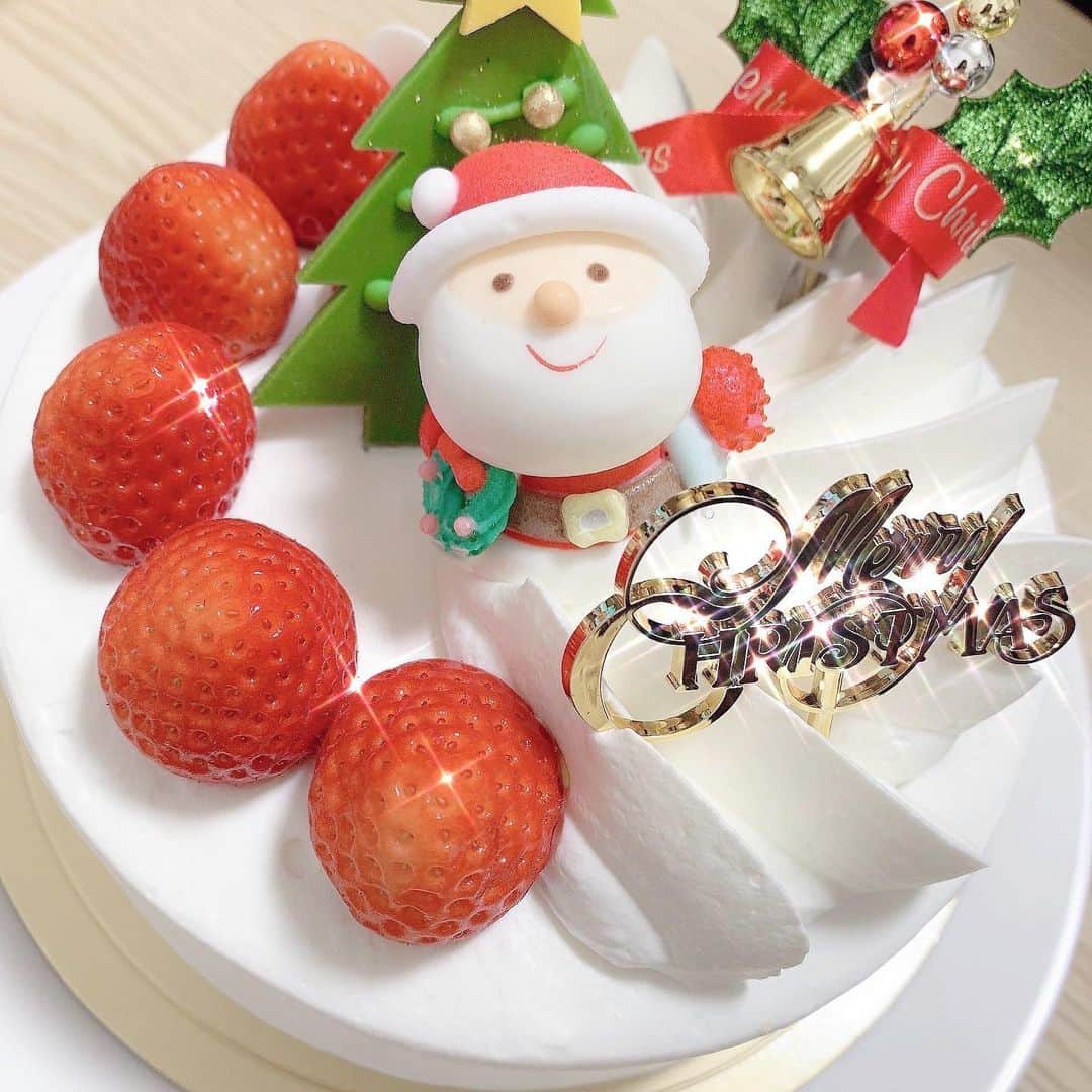 伊藤優絵瑠のインスタグラム：「🎅🏻🎂 ・ ・ #チョコレートショップ  #クリスマスケーキ」