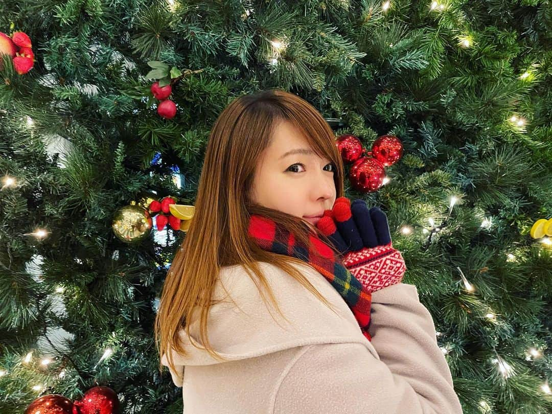 曽根由希江さんのインスタグラム写真 - (曽根由希江Instagram)「インスタの皆様﻿ Merry Christmas🎄💋﻿ ﻿ 今年もあと少し。﻿ あったかくして身体に気をつけてね﻿ ﻿ #載せたかったのはこっち 笑﻿ #メリクリ﻿ #ホントは載せたい写真たっっくさんある﻿ #文字書くのが病的に苦手﻿ #なのに伝えたいことがあって﻿ #パンクしちゃう﻿ #年内にUPできるようにゆっくりブログ書いてます﻿ #待っててね﻿ #あと年内インスタ配信するかも♡﻿ #みんなが素敵な夜を過ごせてますように #愛を込めて  Love﻿ _________________________________________」12月25日 22時30分 - yukiesone427