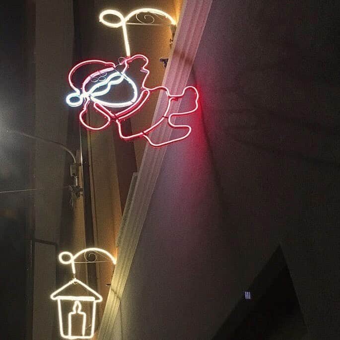 松尾 瞳のインスタグラム：「🎅🏻🎁  ０歳児へのクリスマスプレゼントに何を あげるかの投稿、参考になるコメントを沢山 みなさまありがとうございました、、💖💖  #Xmas」