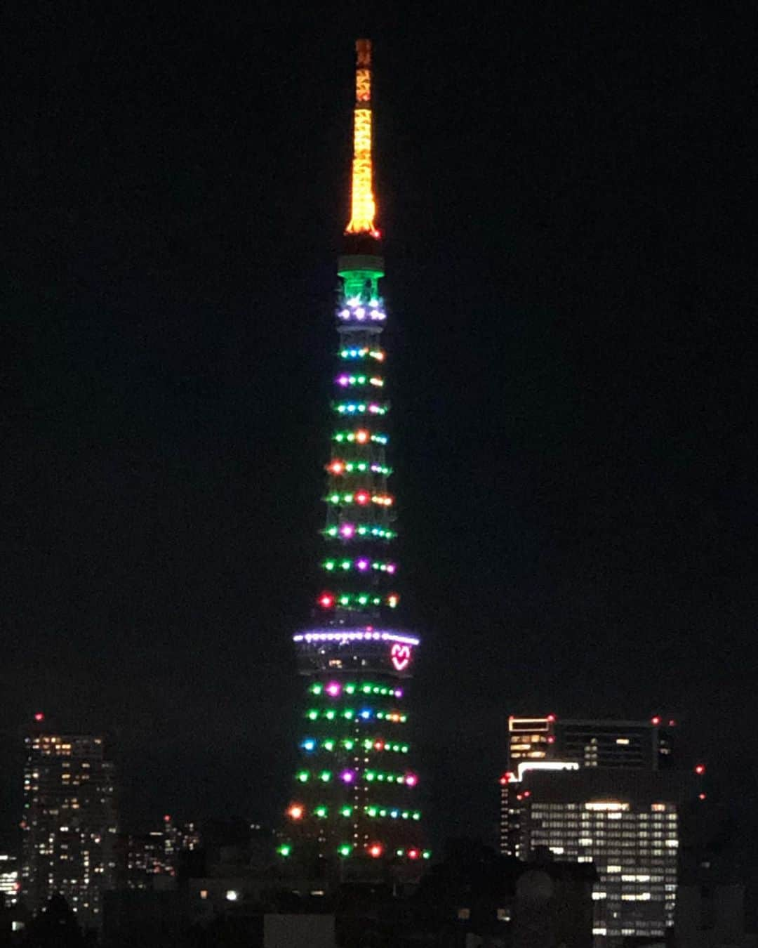 マシ・オカのインスタグラム：「Wishing everyone a Merry Christmas from Japan!」