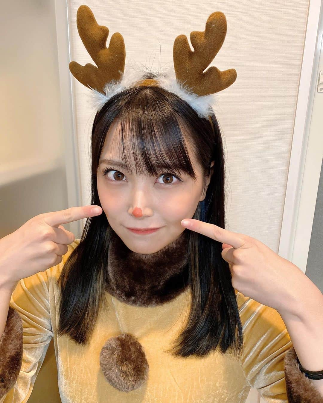 白間美瑠さんのインスタグラム写真 - (白間美瑠Instagram)「メリークリスマス🎄 今日は、トナカイだぜっ！！ ・ ・ 白間家クリスマスパーティー🎉 お腹いっぱいです❤️」12月25日 22時33分 - shiro36run