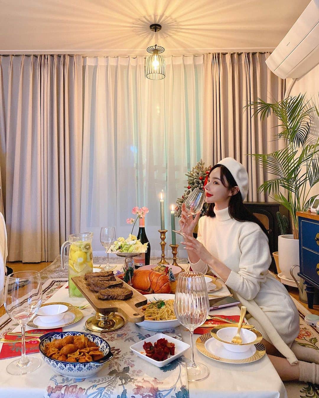 Hyemiさんのインスタグラム写真 - (HyemiInstagram)「크리스마스 너무 심심하게 보낼뻔 했는데 초대해줘서 고마워🎄🎅🏻 홈파티 퀄리티 무슨일이야..✨  #크리스마스 #홈파티」12月25日 22時38分 - hinzajoa
