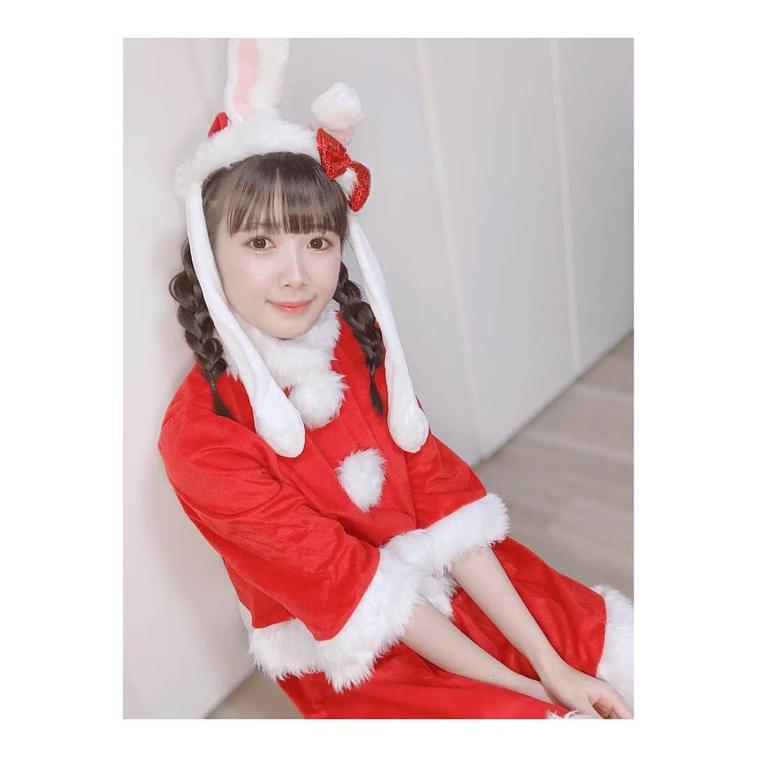 高橋麻里さんのインスタグラム写真 - (高橋麻里Instagram)「. . 今年はうさぎサンタさん🐰 メリークリスマスだぴょん♡ . #merrychristmas  #サンタさん  #サンタコス  #メリークリスマス #🎁 #🎅」12月25日 22時39分 - takahashimari15