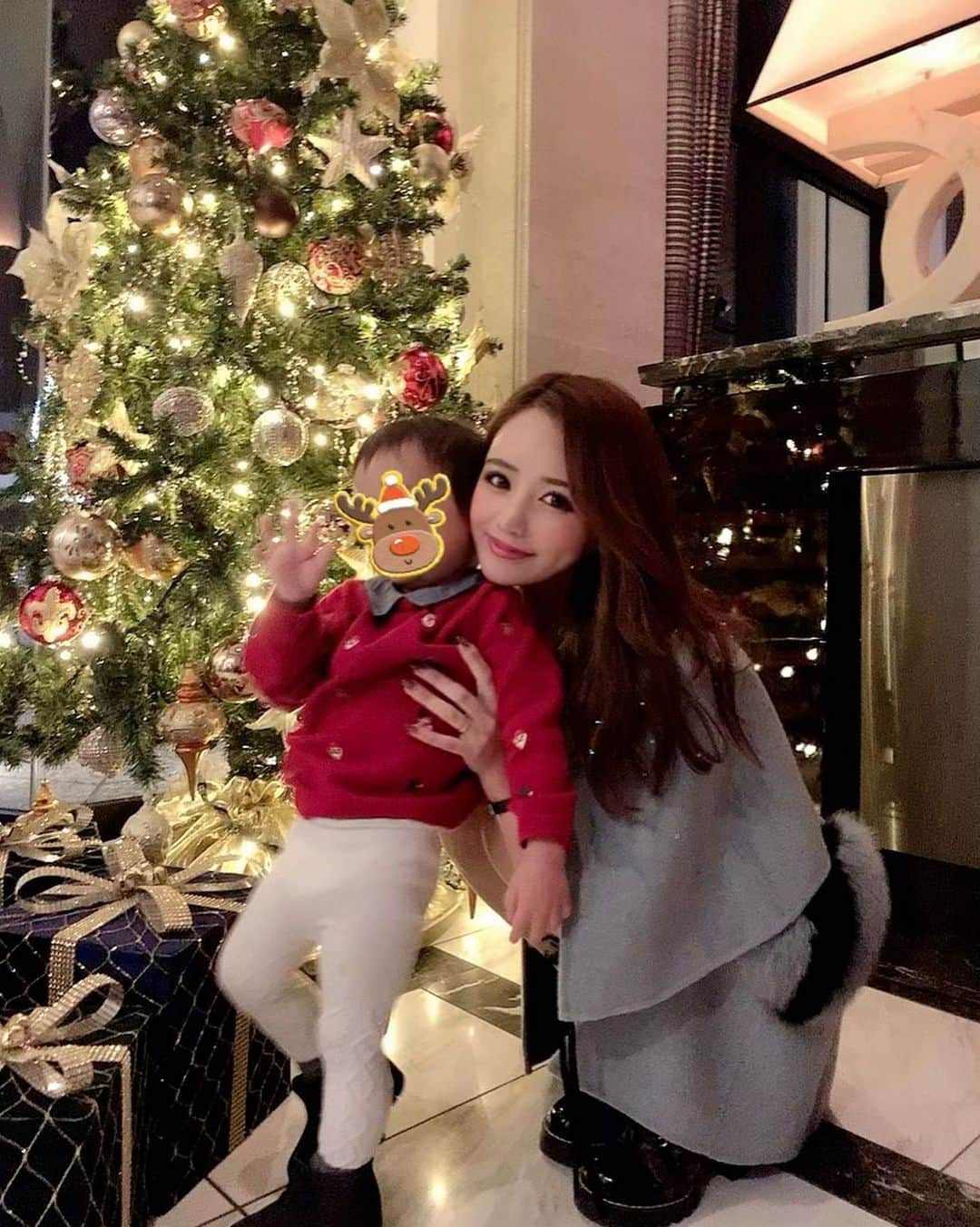 姫奈のインスタグラム：「. . クリスマスは一年ぶりの 有馬離宮にお邪魔してます😌✨ . サンタ🎅さんからのpresent🎁 めっーーちゃ喜んでくれた💕💕 . . . #christmas #merrychristmas #男の子ママ」
