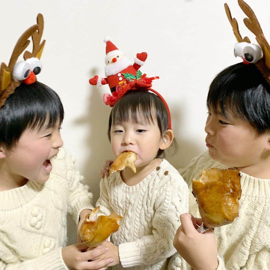 ᴋᴀɴᴀᴋöさんのインスタグラム写真 - (ᴋᴀɴᴀᴋöInstagram)「Merry Christmas🎅🏻🎄⭐️ 夜は🍗と🍰も食べたよ😋💕 * 今日で、2学期も終了🏫✨明日から 冬休みだー🌈」12月25日 22時41分 - kanakokko_34_